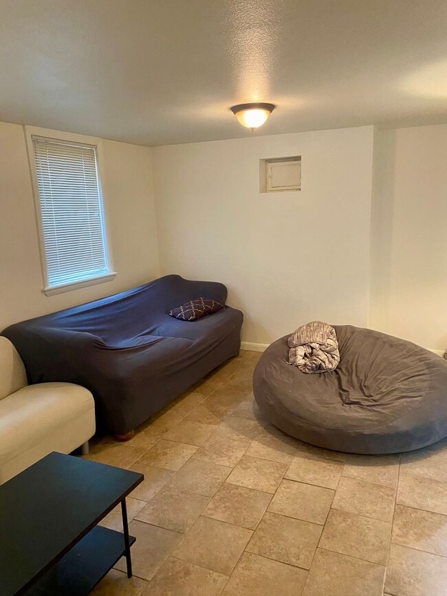 Building Photo - Available for 2026-2027 Fall Pre-Leasing! ...