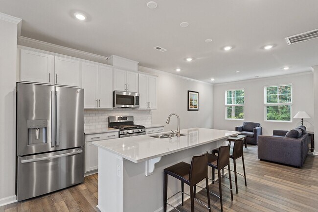 Building Photo - Furnished 3 Bedroom 3 Bath Townhome Wake Forest