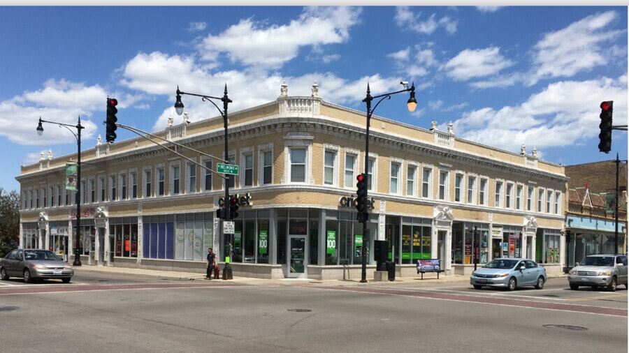 Building Photo - 5556 W Belmont Ave