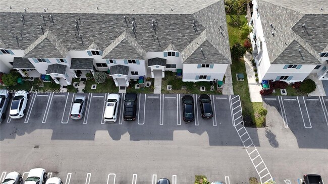 Building Photo - 412 NW 12th Pl