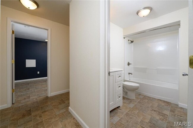 Building Photo - Amazing 4 bedroom 3.5 Bath house