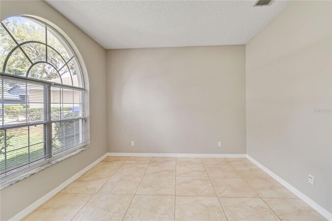 Building Photo - 2664 Tall Maple Loop