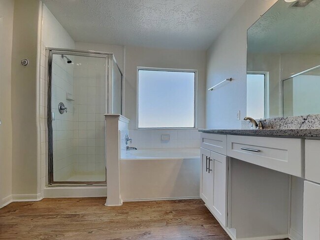 Building Photo - 28631 Hidden Lake W