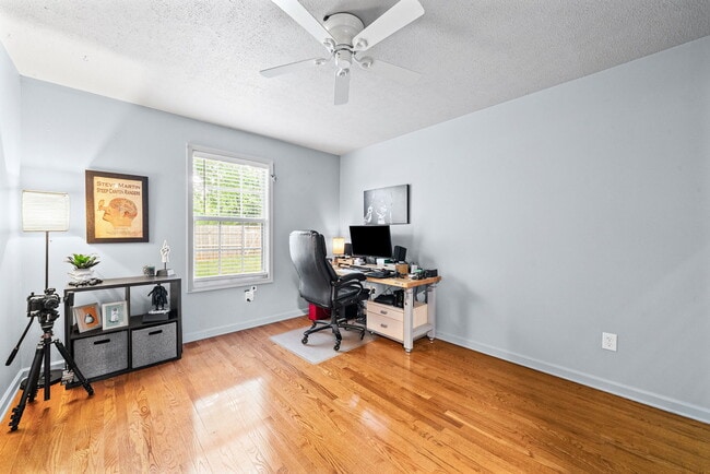 Building Photo - 302 Northwind Dr