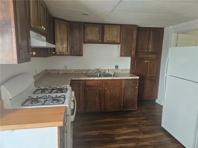 Building Photo - 35 Pleasant St