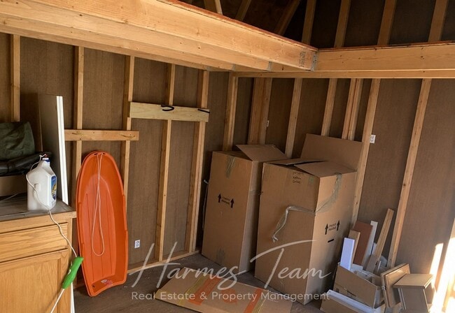 Building Photo - 5960 Grapevine Dr