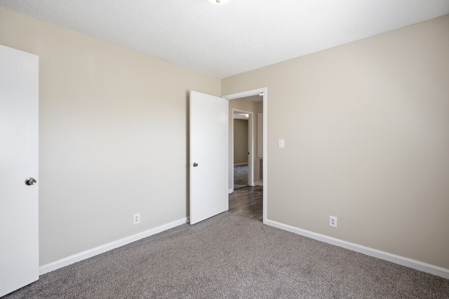 Building Photo - 700 Shelton Cir