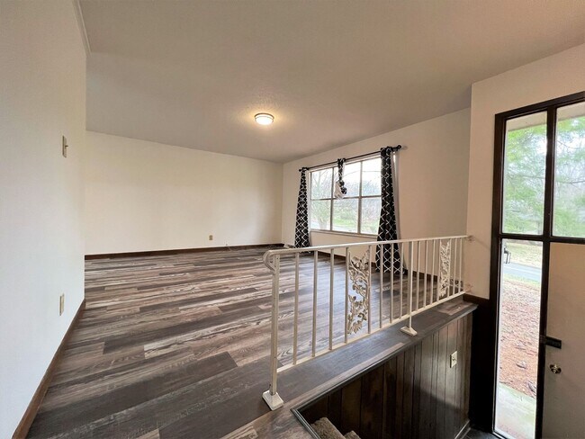 Building Photo - NEW RENTAL RATE...4 BEDROOM HOME IN FARRAGUT!!!