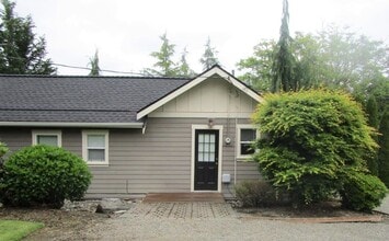 Building Photo - 3305 Tarabochia St