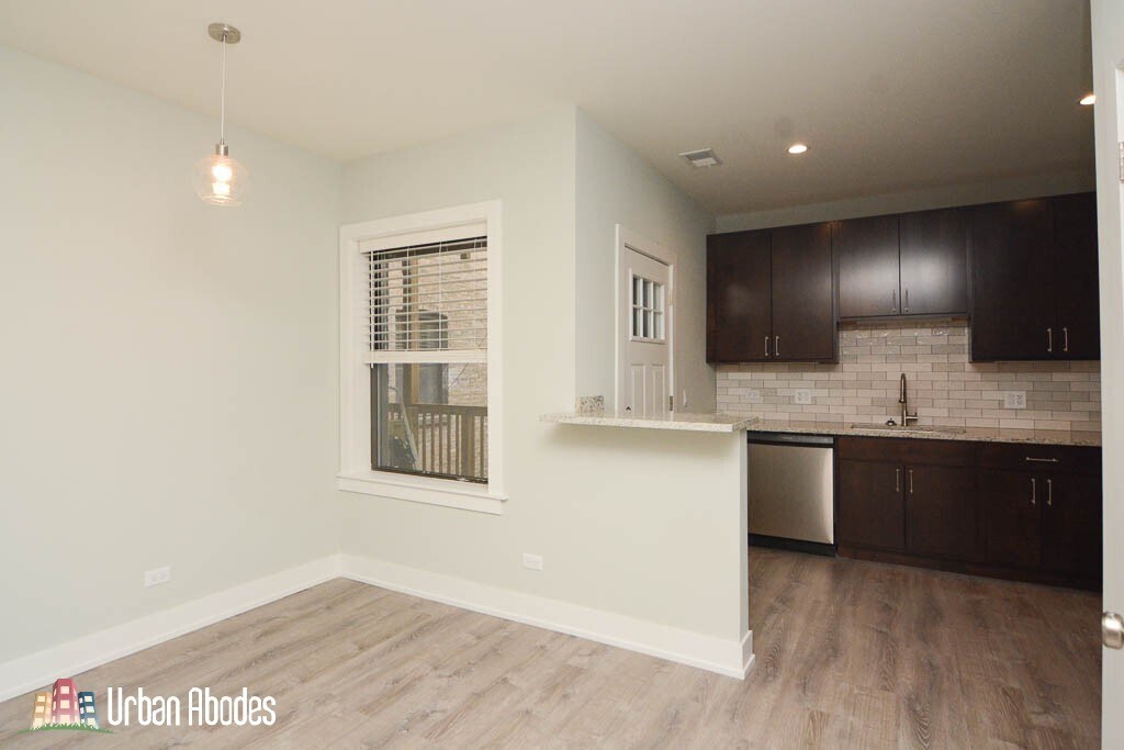 Building Photo - 1139 Maple Ave