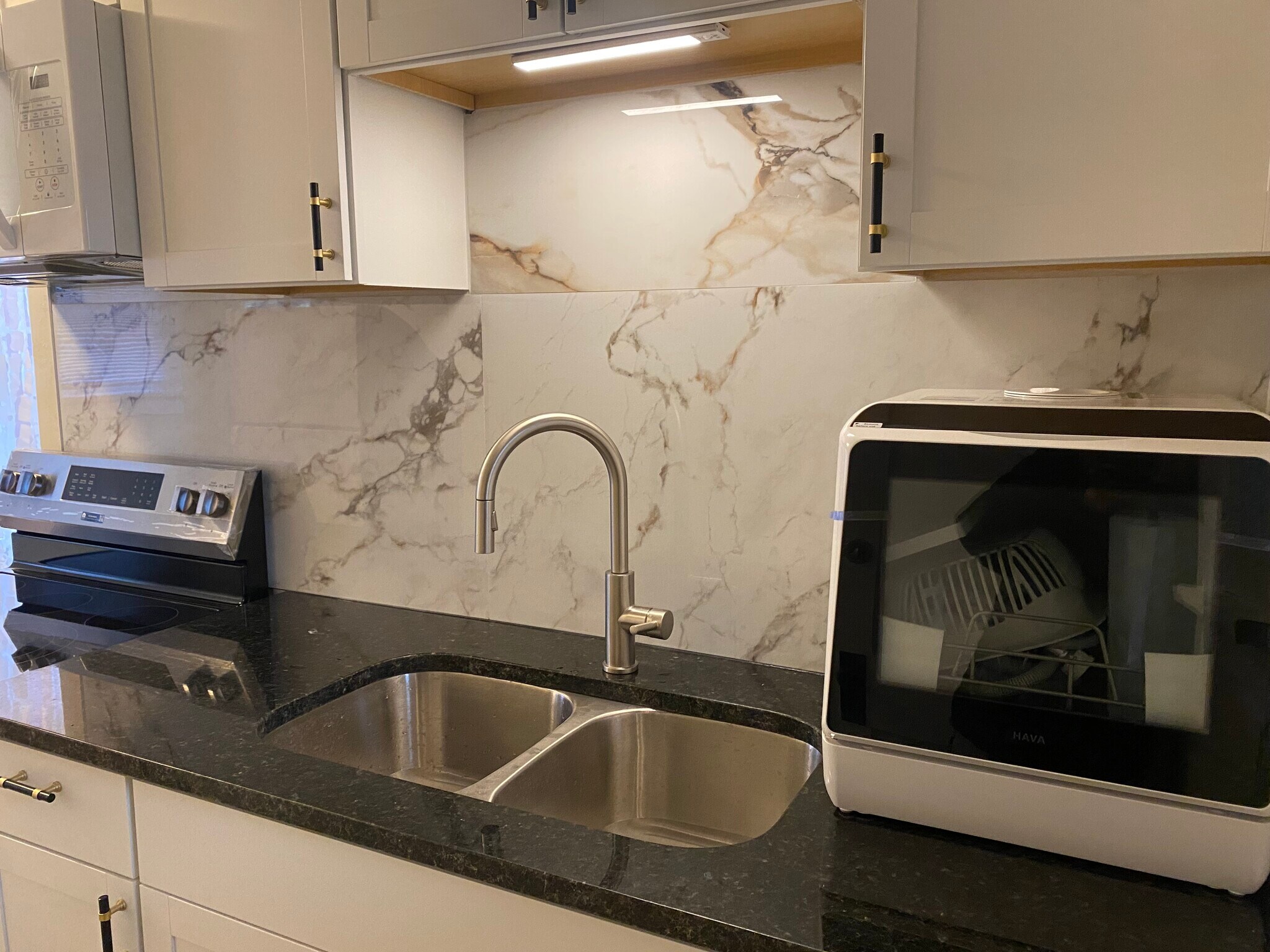 Kitchen - 1374 Neil Ave