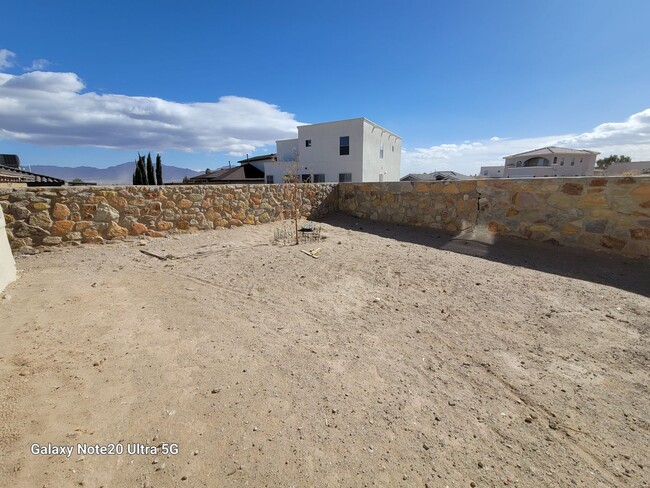 Building Photo - New Mexico Tresure