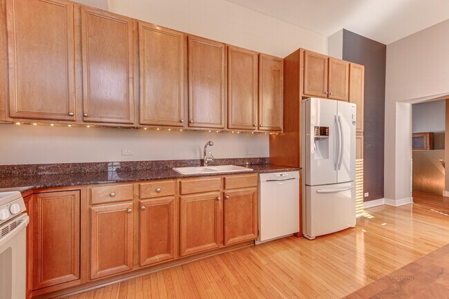 Building Photo - 210 Leonard Wood S