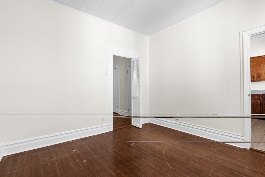 Building Photo - 711 6th St