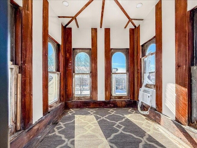 Building Photo - Historic, Character-Rich House - 3 Bed, 3 Bath (2 Full, 2 Half)