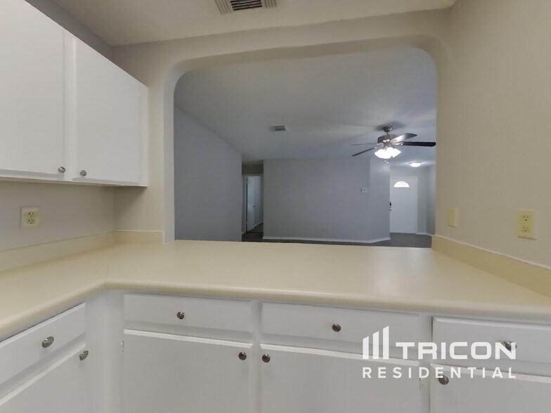 Building Photo - 8130 Ocean Meadow Dr