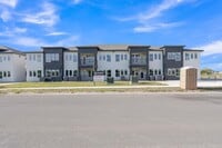 Building Photo - Terrafina