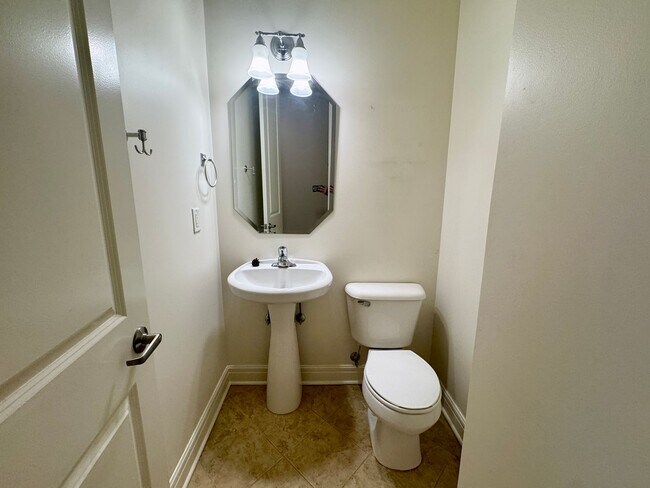 Building Photo - Wallstreet Tower Condo