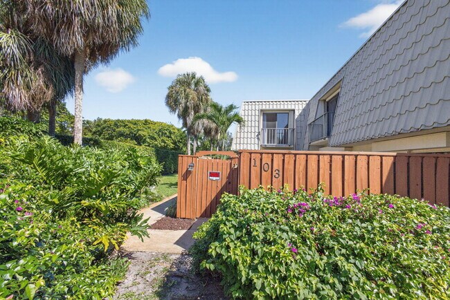 Building Photo - 1700 Embassy Dr