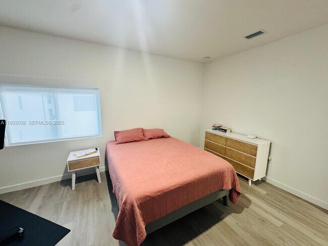 Building Photo - 1312 NW 3rd St