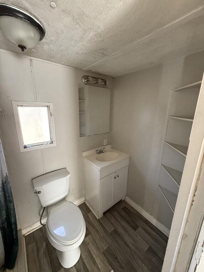 Building Photo - 8135 Tolles Dr