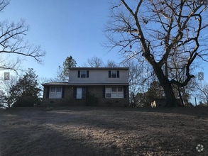 Building Photo - 103 White Oak Ln SW