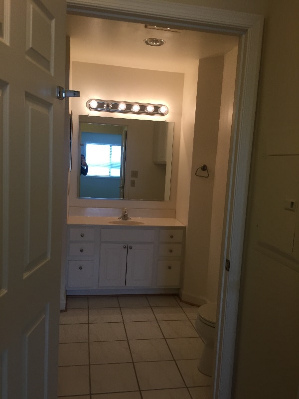 Building Photo - 1160 N Quincy St