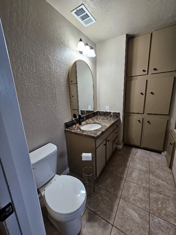 Building Photo - 590 Dee Ct