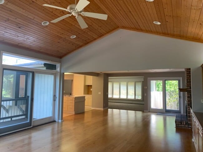 Building Photo - Beautiful 3 Bedroom Home in Middleton