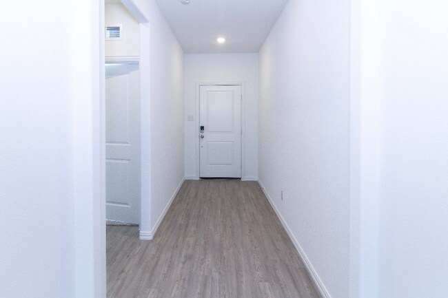 Building Photo - 3240 Willow Ter Ln