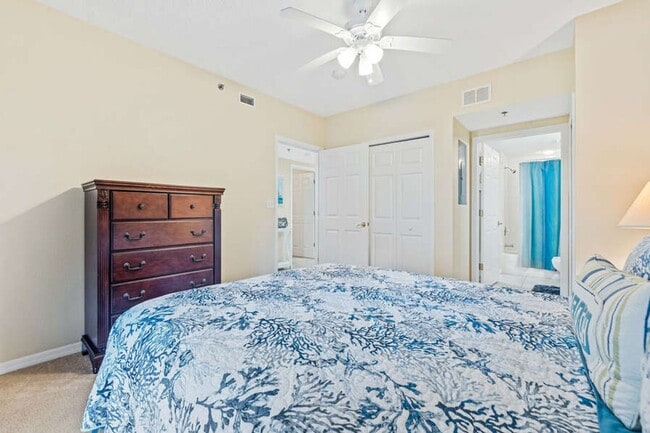 Building Photo - Beautiful Ocean Walk Condo