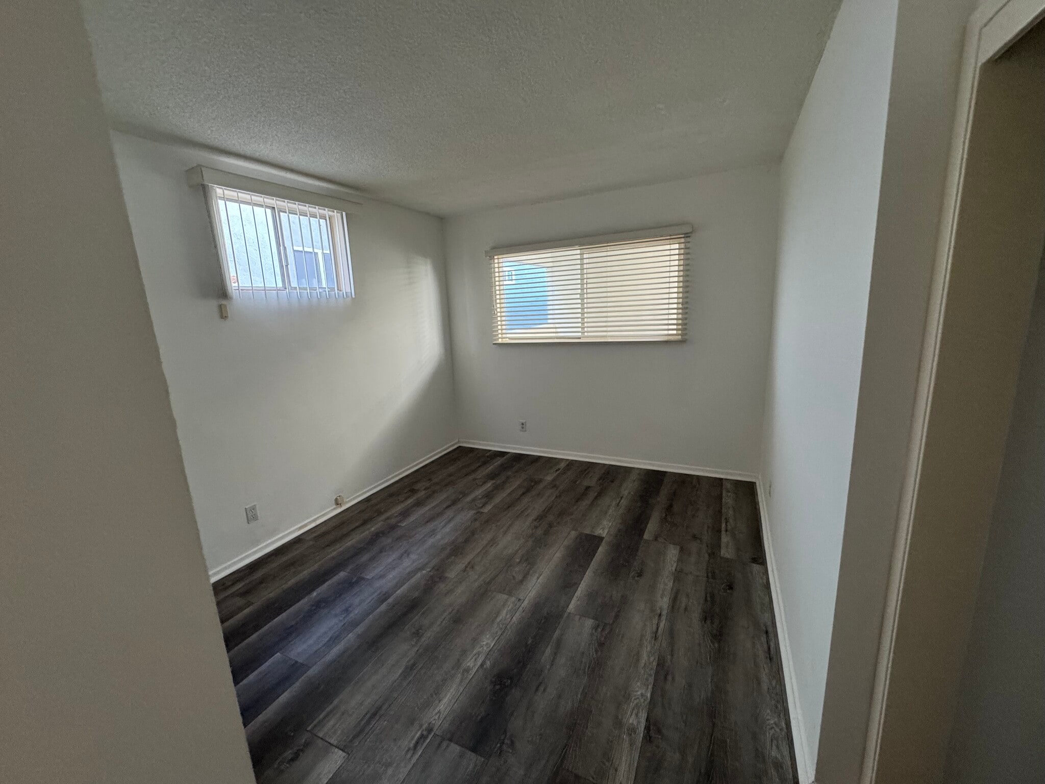 Building Photo - 11974 Walnut Ln