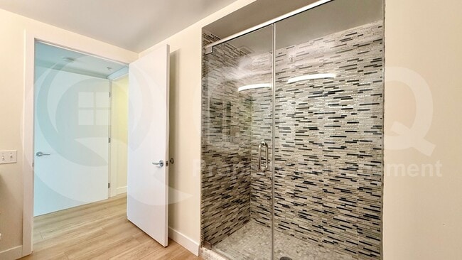 Building Photo - 7157 E Rancho Vista Dr