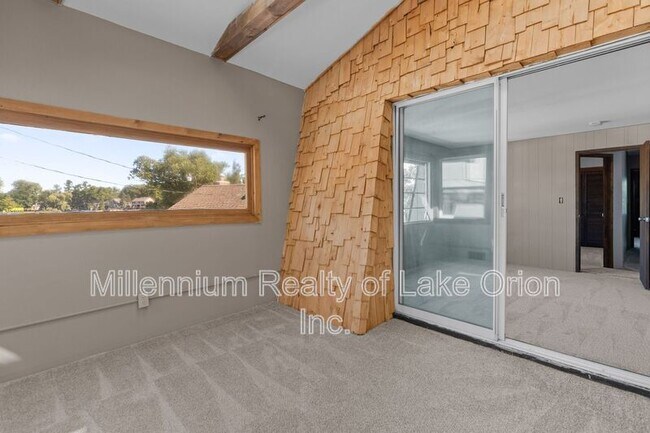 Building Photo - 391 Shady Oaks St