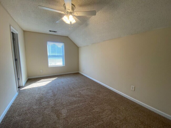 Building Photo - PRE-LEASING FOR AUGUST 2025!  1/2 OFF SECU...