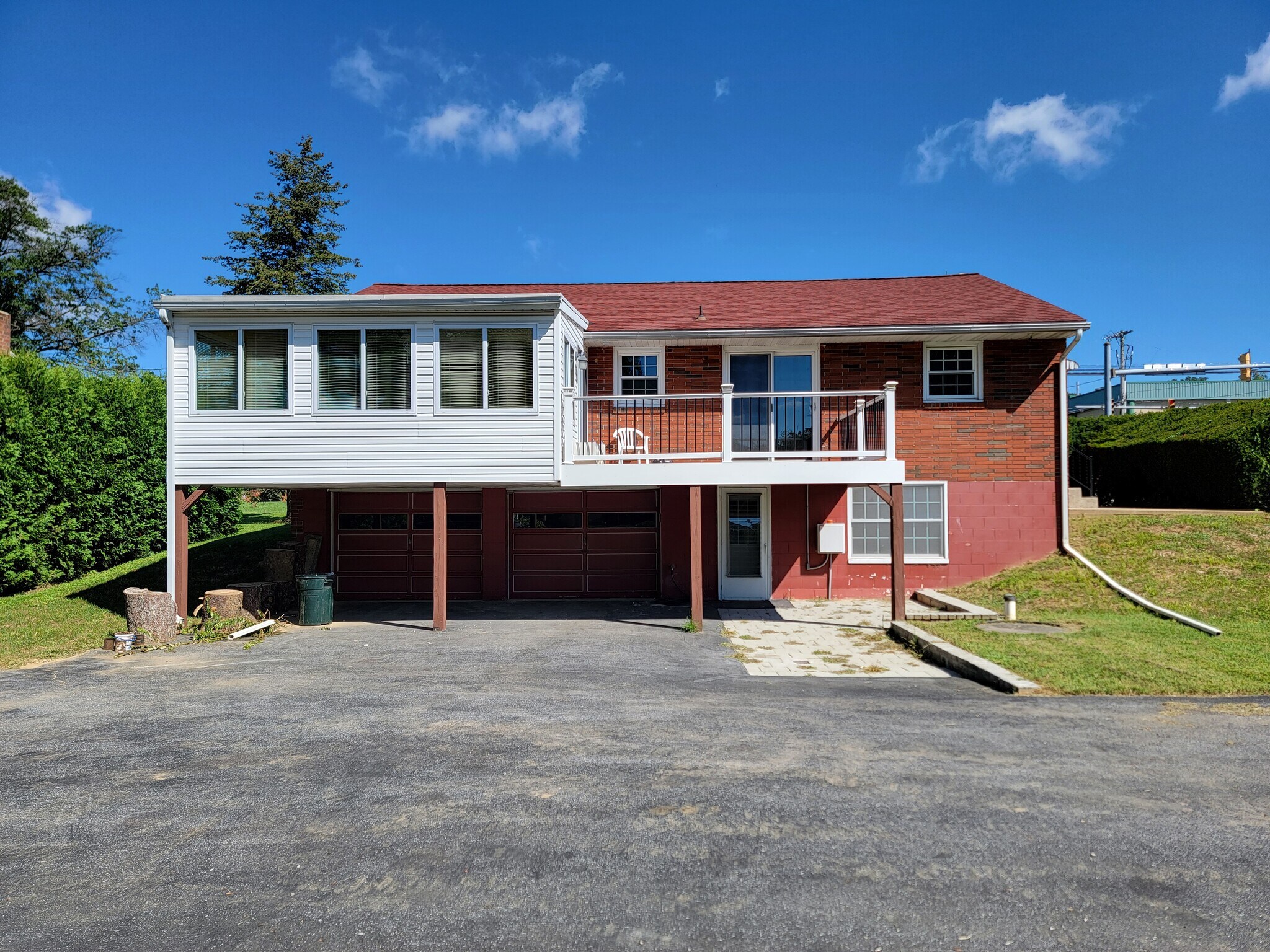 Building Photo - 2422 New Holland Pike