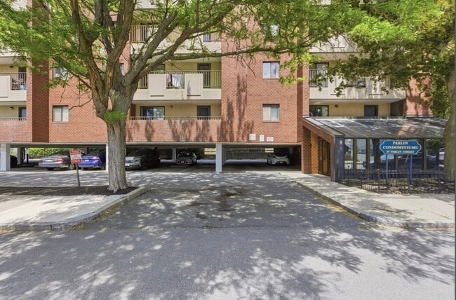 Building Photo - 39 Parlin St