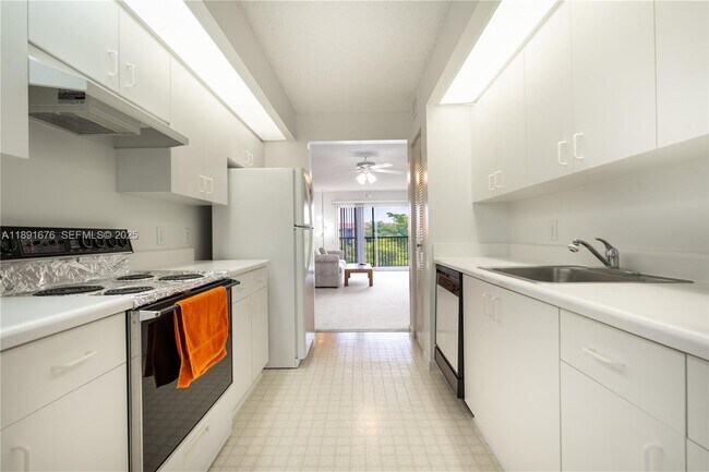 Building Photo - 13700 SW 11th St