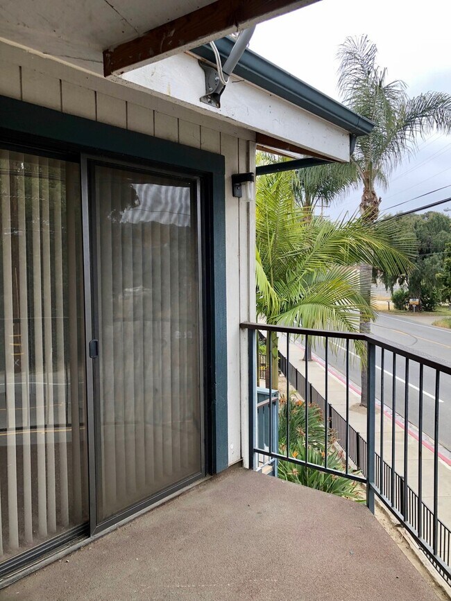 Building Photo - West Ventura Apartment