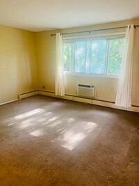 Building Photo - 31831 Grand River Ave