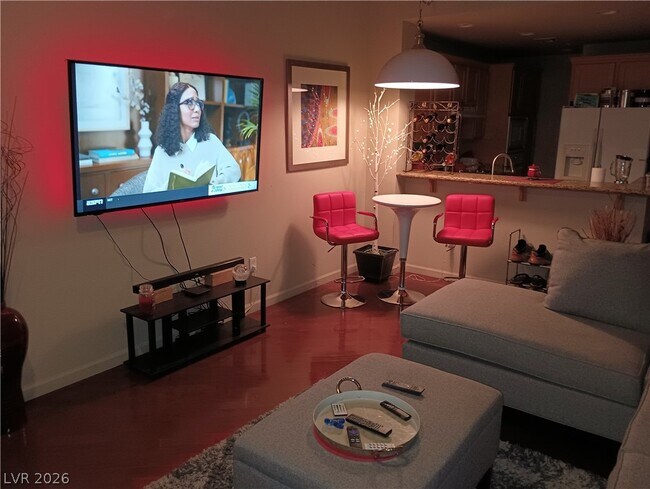 Building Photo - 31 E Agate Ave