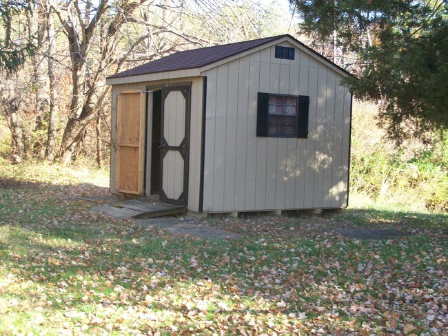 Building Photo - 3919 Redstone Dr