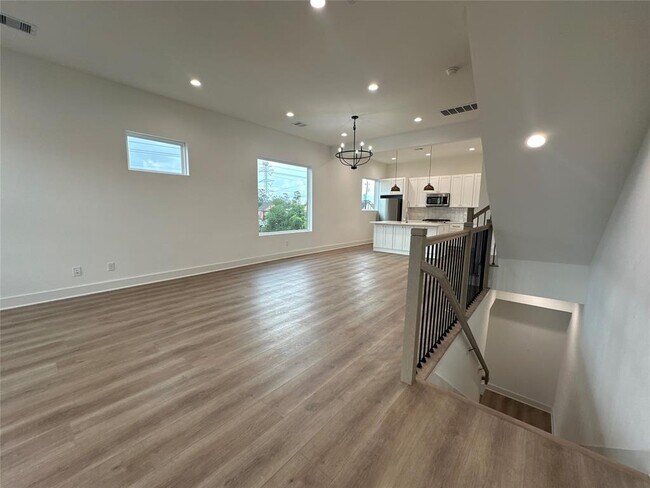 Building Photo - 2828 Versailles Oak Ln