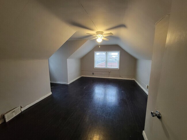 Building Photo - 1775 Harrodsburg Rd