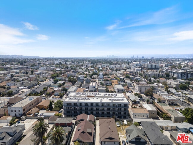 Building Photo - 1124 Normandie Ave