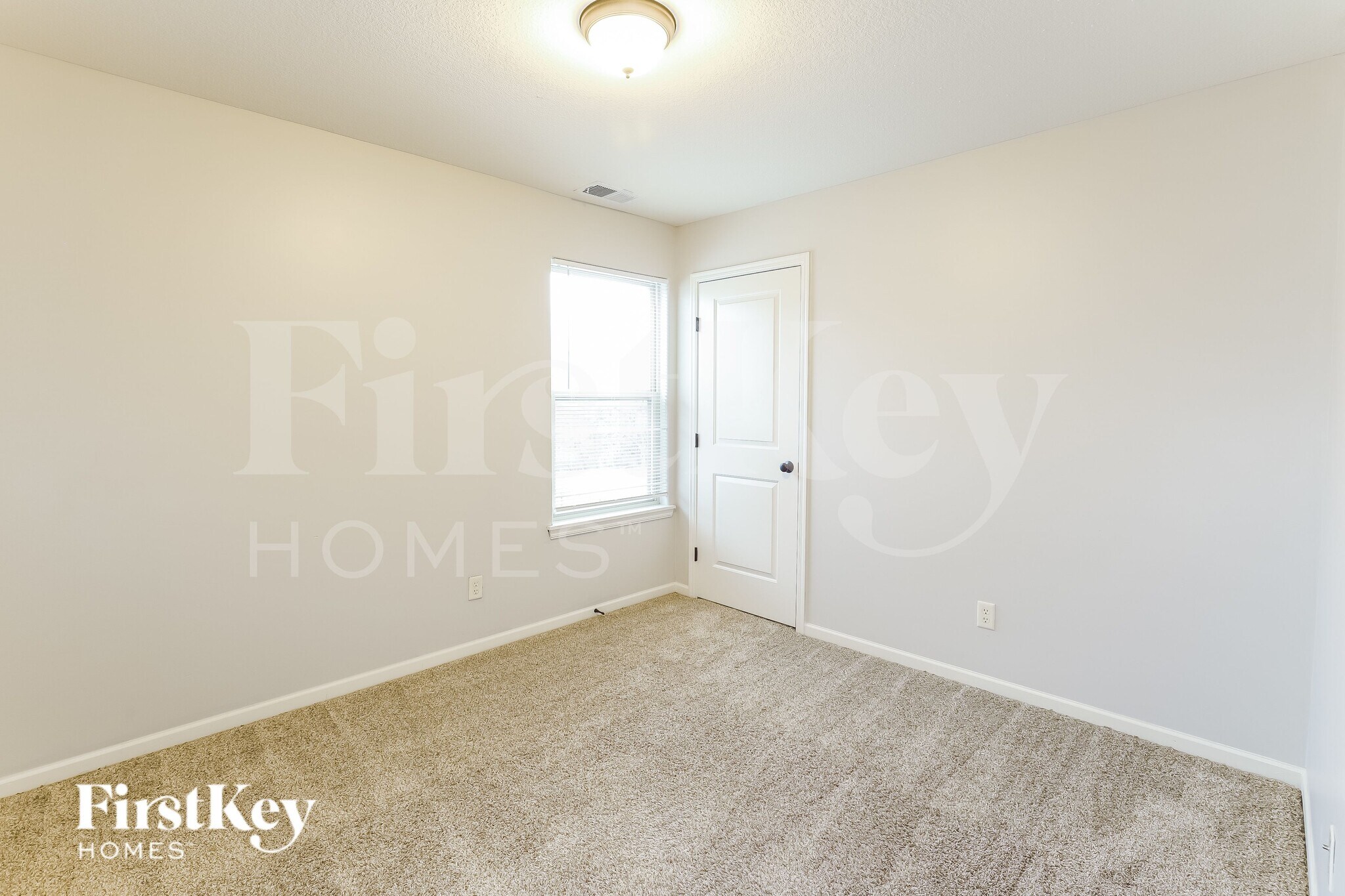 Building Photo - 11109 Highview Rd