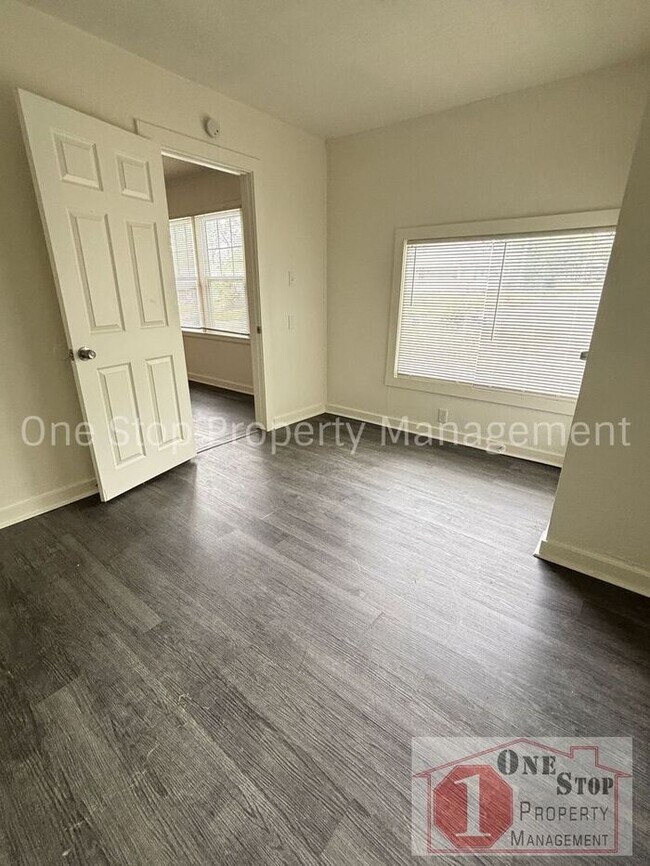 Building Photo - Beautiful 3 Bedroom 1 Bathroom in Kansas City
