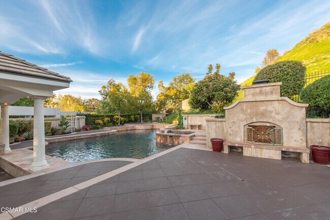 Building Photo - 25301 Prado De Los Arboles