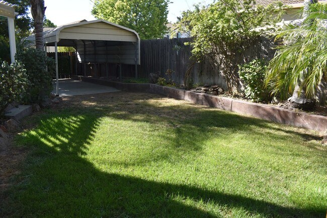Building Photo - Browns Valley home with Boat and RV parking!