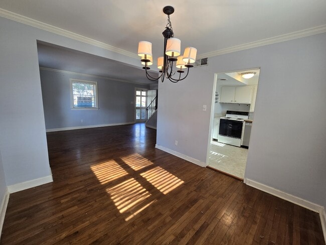 Building Photo - 1000 Nichols Dr